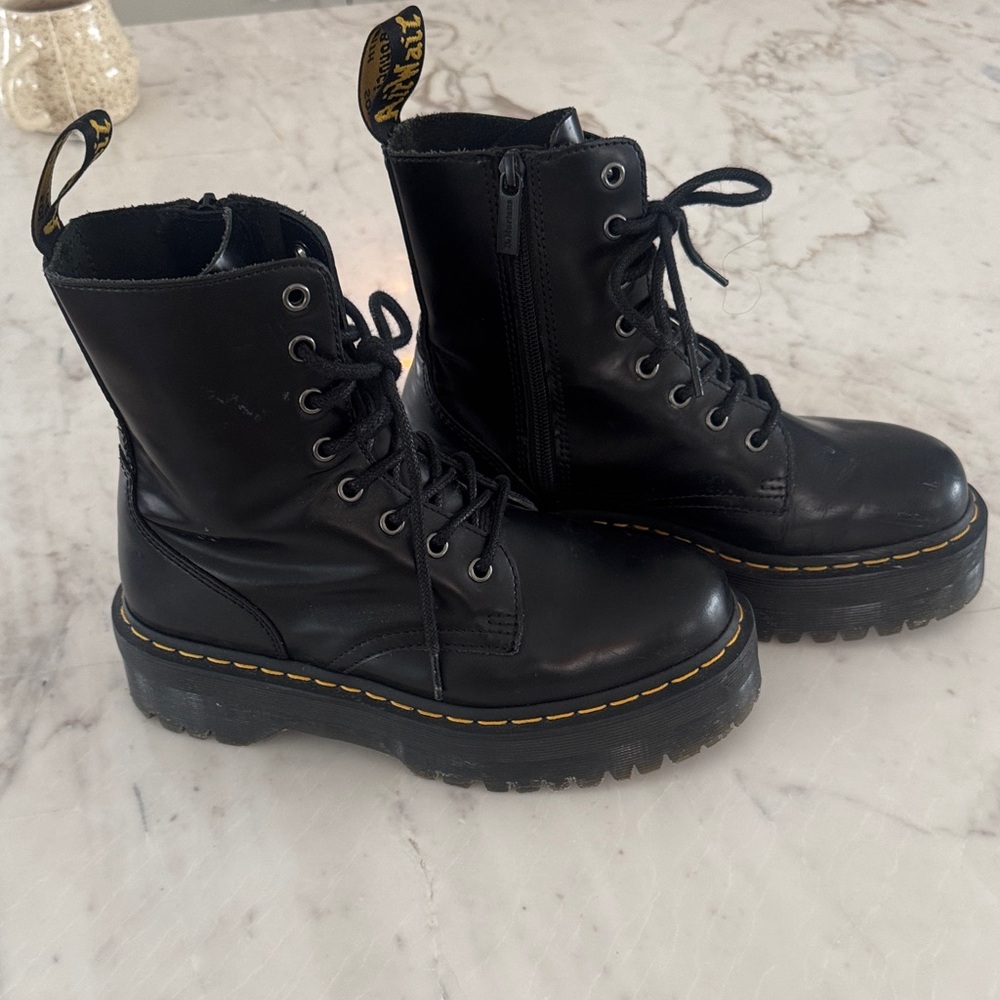 Doc Marten JADON BOOT SMOOTH LEATHER PLATFORMS W8